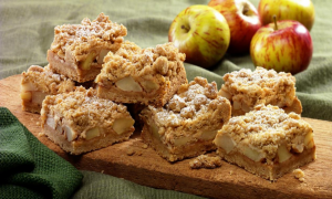 An Easy and Simple Big Apple Crumb Cake
